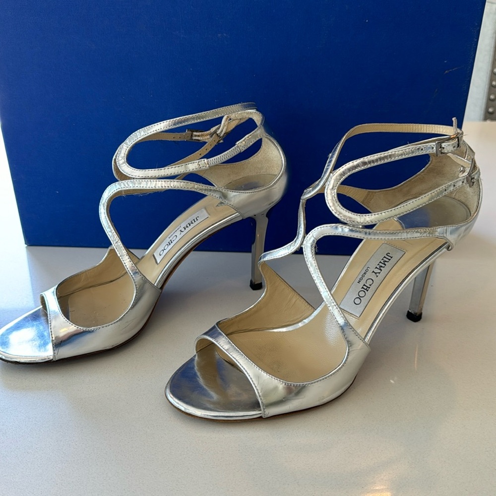 Jimmy shoe silver heel.